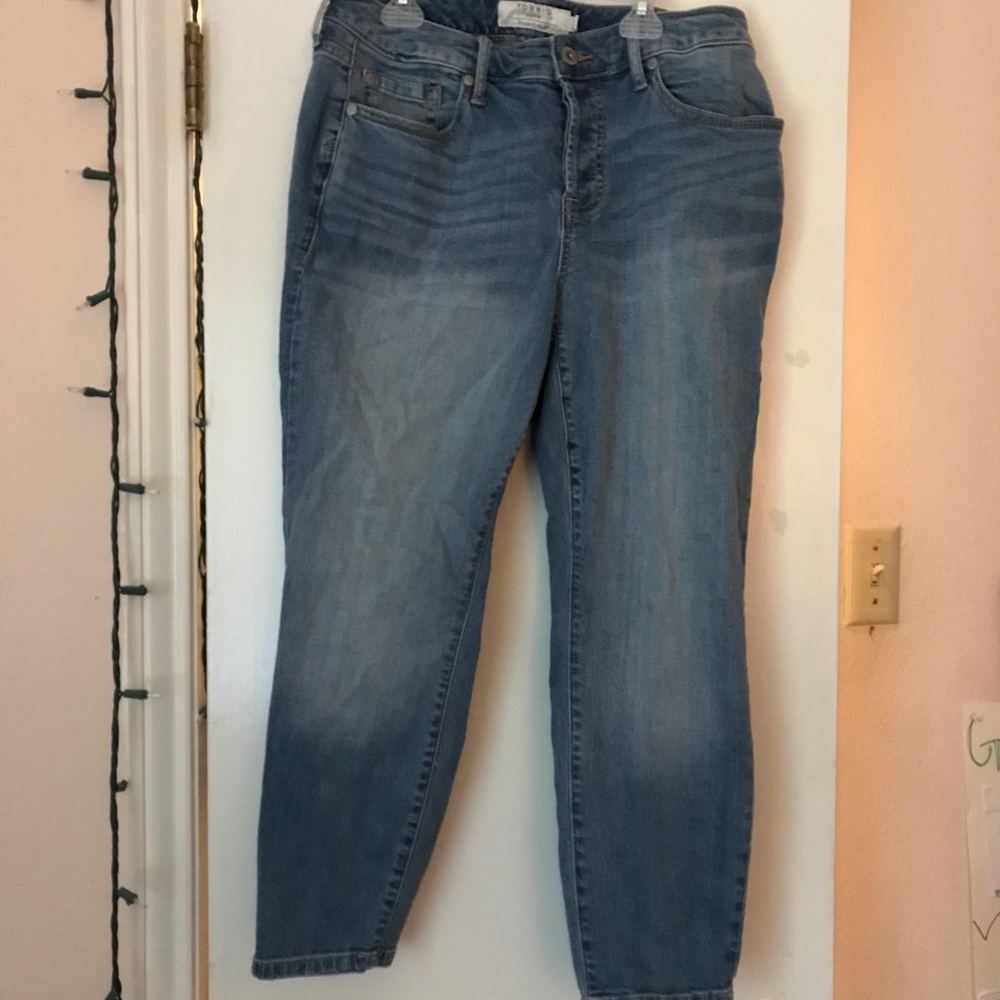 Torrid girlfriend jean size 10 short